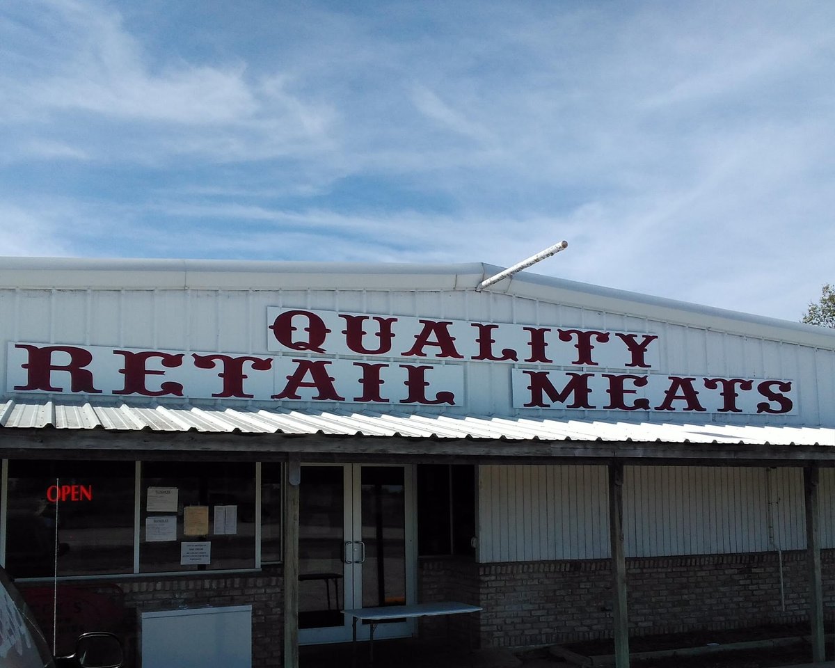 Peck's Custom Butchering storefront on US-75 in Dewey